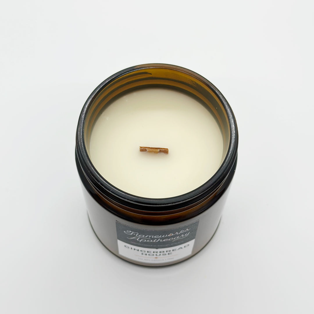 Gingerbread House 7 oz Amber Jar Candle